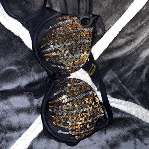 Victoria’s Secret bombshell sequin